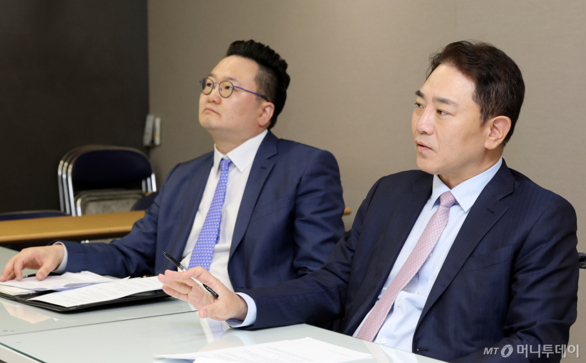 왼쪽부터 허인재 삼정KPMG 전략컨설팅그룹 상무, 이동석  삼정KPMG 전략컨설팅그룹 부대표. /사진=김창현