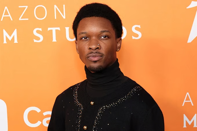 미국 가수 d4vd(21·본명 데이비드 앤서니 버크)가 14세 소녀를 살해한 혐의로 재판에 넘겨졌다./AFPBBNews=뉴스1