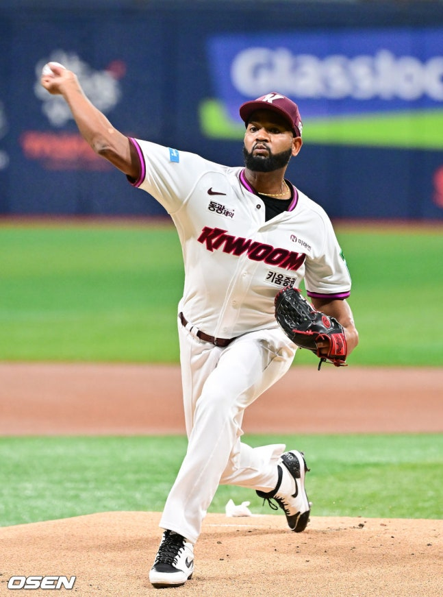 22일 NC 상대로 선발 등판한 알칸타라.