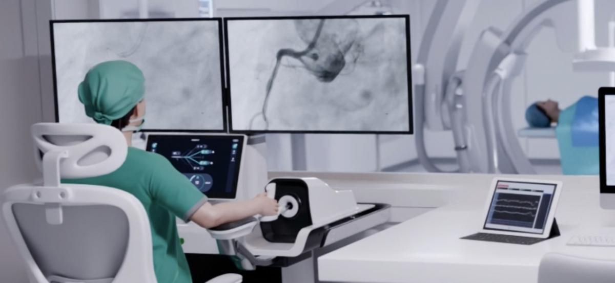 경피적 관상동맥중재술 보조로봇 '에이비아(AVIAR)'의 구동 참고 이미지. /사진제공=엘엔로보틱스