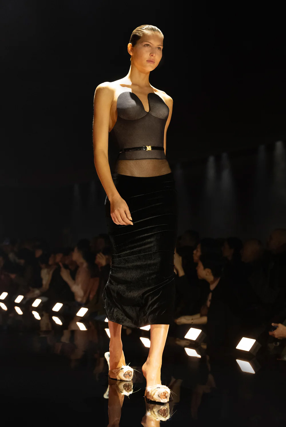 그룹 블랙핑크 제니가 23일(현지시간) '타임 100' 갈라 행사에서 입은 프랑스 오뜨꾸뛰르 브랜드 '스키아파렐리'의 2026/27 가을·겨울 컬렉션의 24번째 룩. /사진=스키아파렐리(Schiaparelli)