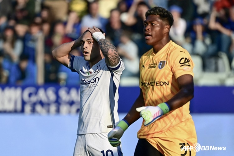 스즈키 자이온(오른쪽). /AFPBBNews=뉴스1