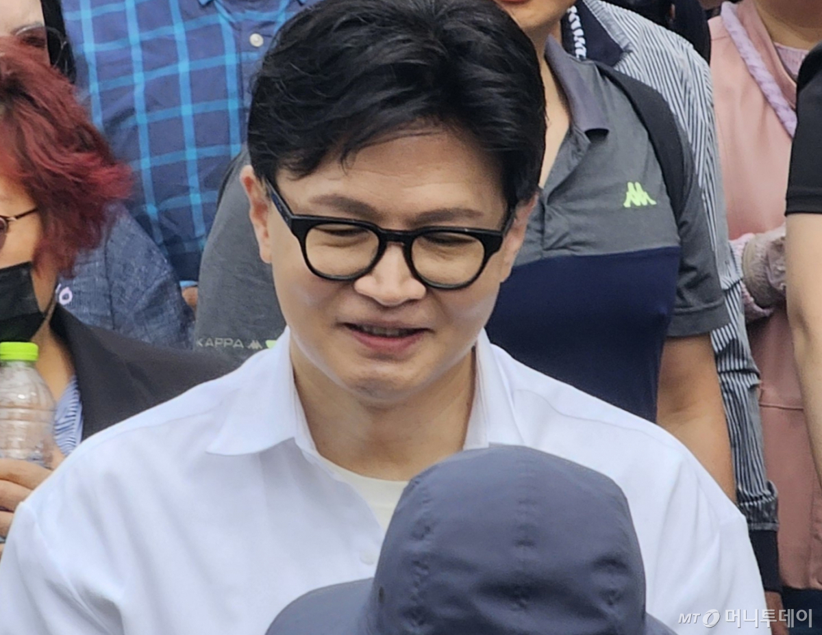  26일 부산 북구 구포초등학교 동문 체육대회에 참석한 한동훈 전 국민의힘 대표. /사진=뉴스1