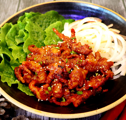 아진식품'의'닭발에 미치다 매운닭발./사진=한유원 제공.