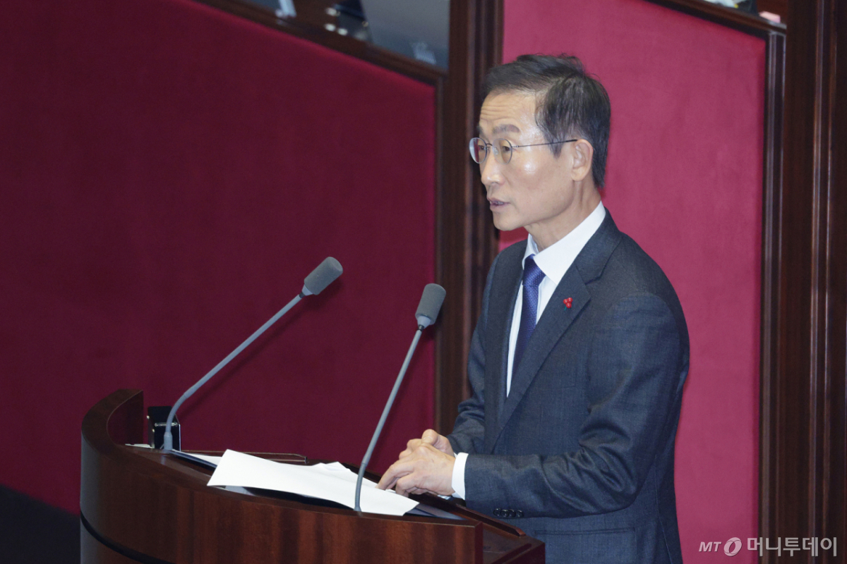 (서울=뉴스1) 신웅수 기자 = 김호철 감사원장이 15일 서울 여의도 국회 본회의장에서 열린 제431회국회(임시회) 제431-1차 본회의에서 인사말을 하고 있다. 2026.1.15/뉴스1  Copyright © 뉴스1. All rights reserved. 무단 전재 및 재배포,  AI학습 이용 금지. /사진=(서울=뉴스1) 신웅수 기자