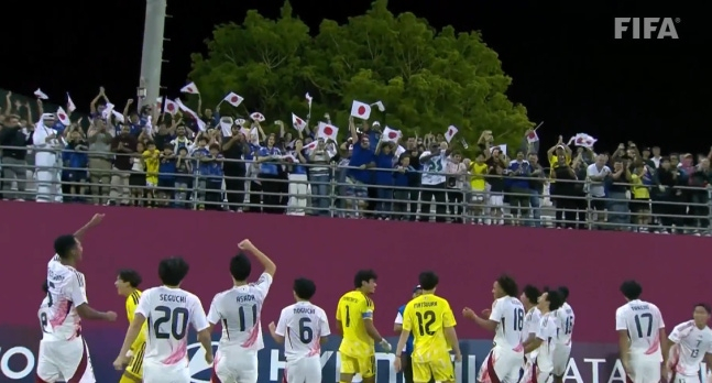 경기 후 기뻐하는 일본 선수들. /사진=FIFA 영상 갈무리