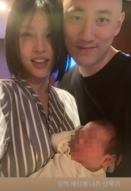 JTBC 아나운서 출신 조수애가 결혼 8주년을 자축했다. /사진=조수애 인스타그램 스토리