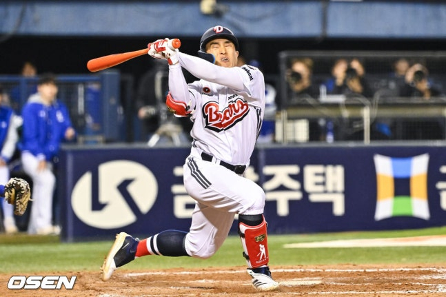 두산 손아섭이 28일 삼성전 9회 삼진을 당하고 있다. /사진=OSEN