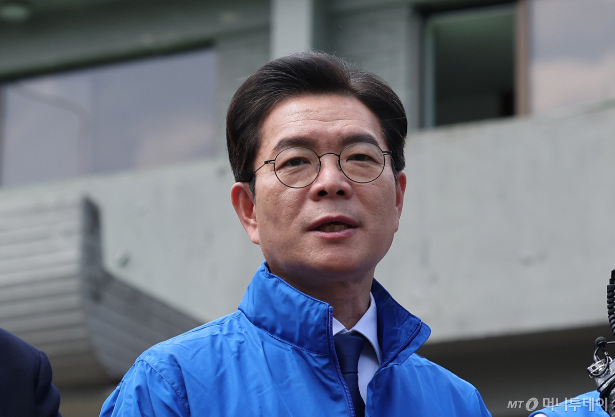 (서울=뉴스1) 김성진 기자 = 정원오 더불어민주당 서울시장 후보가 29일 서울 성북구 정릉공영차고지에서 열린 '찾아가는 현장: 정릉차고지편'에서 발언하고 있다. 2026.4.29/뉴스1  Copyright © 뉴스1. All rights reserved. 무단 전재 및 재배포,  AI학습 이용 금지. /사진=(서울=뉴스1) 김성진 기자