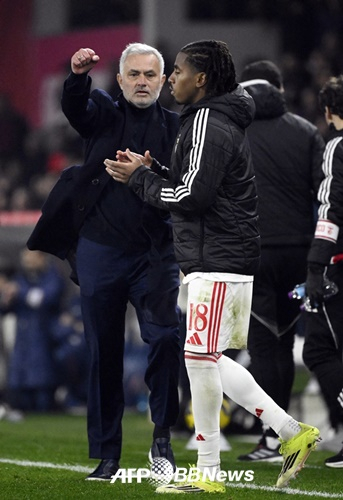 조세 무리뉴(왼쪽) 감독. /AFPBBNews=뉴스1