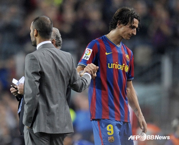 바르셀로나 시절 펩 과르디올라(왼쪽) 감독과 즐라탄 이브라히모비치. /사진=더선 갈무리