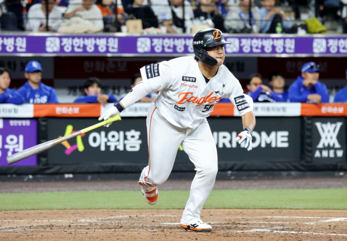 한화 이글스 강백호가 지난 14일 대전 한화생명볼파크에서 열린 삼성 라이온즈와 2026 신한 SOL KBO리그 3회말 2사 1,2루에서 적시타를 터트리고 있다. /사진=강영조 선임기자