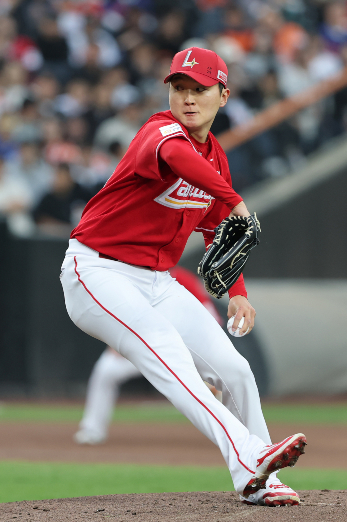 SSG 랜더스 김건우가 30일 대전 한화생명볼파크에서 열린 한화 이글스와 2026 신한 SOL KBO리그 방문경기에 선발 등판해 역투를 펼치고 있다. /사진=뉴스1