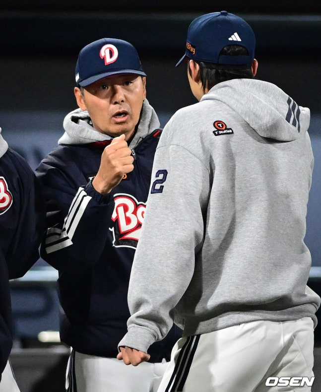 김원형(왼쪽) 두산 감독. /사진=OSEN