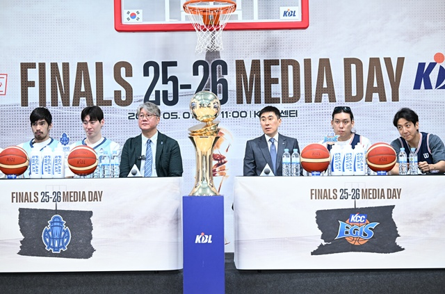 2025~2026 LG전자 챔피언결정전 미디어데이에 참석한 고양 소노(왼쪽)와 부산 KCC. /사진=KBL 제공