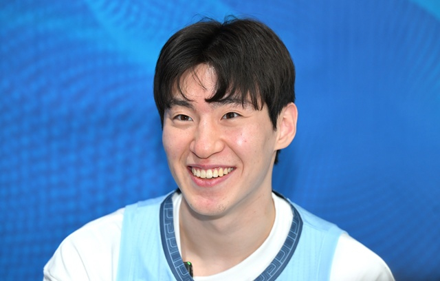 고양 소노 이정현이 KBL 챔피언결정전 미디어데이에 참석해 미소를 짓고 있다. /사진=KBL 제공