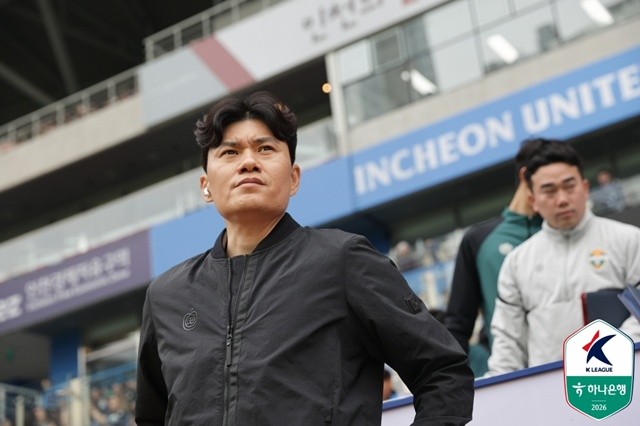 정경호 강원FC 감독. /사진=한국프로축구연맹 제공
