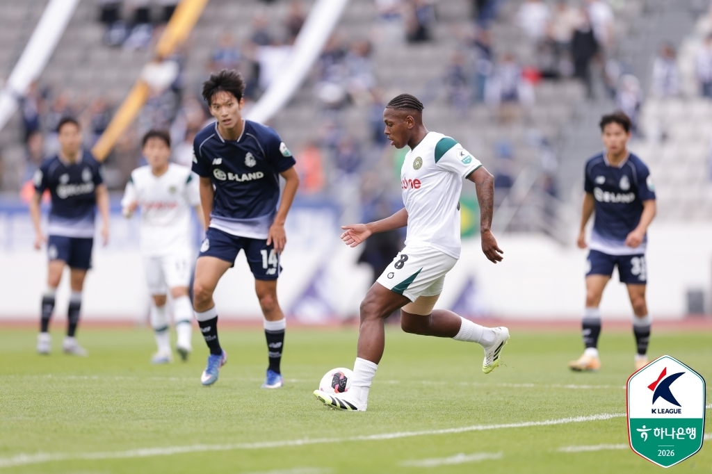 디자우마(오른쪽). /사진=한국프로축구연맹 제공