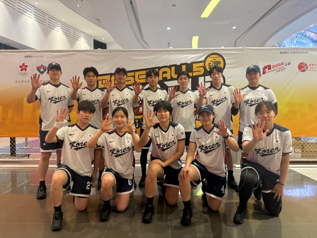 지난달 제3회 베이스볼5 아시아컵에 출전한 대한민국 대표팀 선수들. 대회 3·4위전에서 태국에 패해 3위까지 주어지는 월드컵 진출권을 획득하지 못했다.하지만 열악한 환경에서도 최선의 성적을 거뒀다. /사진=대한야구소프트볼협회 제공