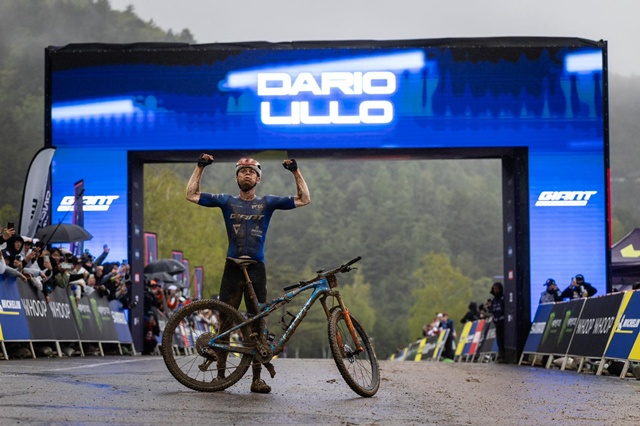 포효하는 다리오 릴로. /사진=2026 WHOOP UCI 마운틴바이크 월드시리즈 제공