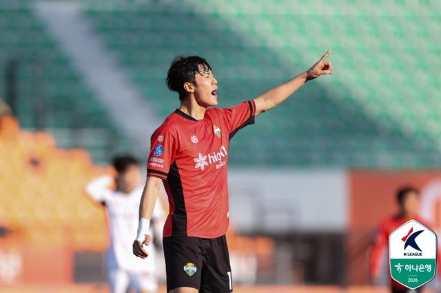 경기에 집중하는 이기혁. /사진=한국프로축구연맹 제공