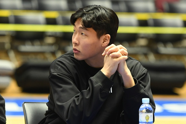 농구 분석가 김진용이 챔피언결정전 팬덤중계 마이크를 잡는다. /사진=KBL 제공