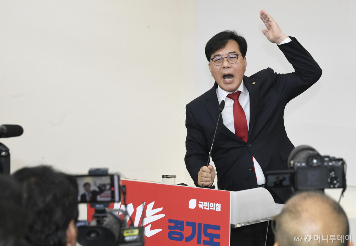 [수원=뉴시스] 김종택 기자 = 송언석 국민의힘 원내대표가 6일 경기 수원시 국민의힘 경기도당에서 열린 '제9회 전국동시지방선거 경기도당 필승결의대회'에서 발언하고 있다. (공동취재) 2026.05.06. photo@newsis.com /사진=류현주