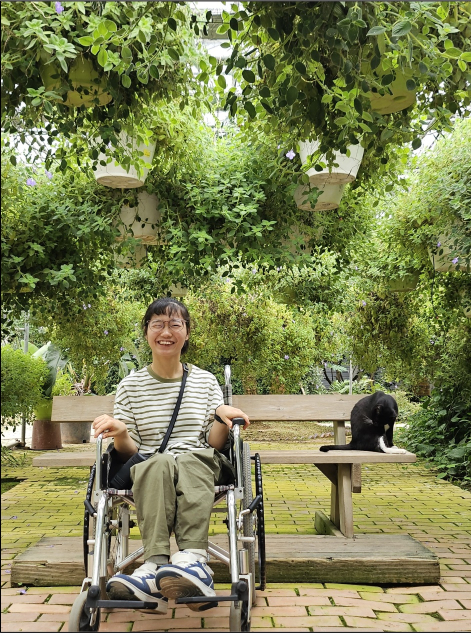 이번 전시의 주인공인 소영 작가/사진 제공=시스플래닛