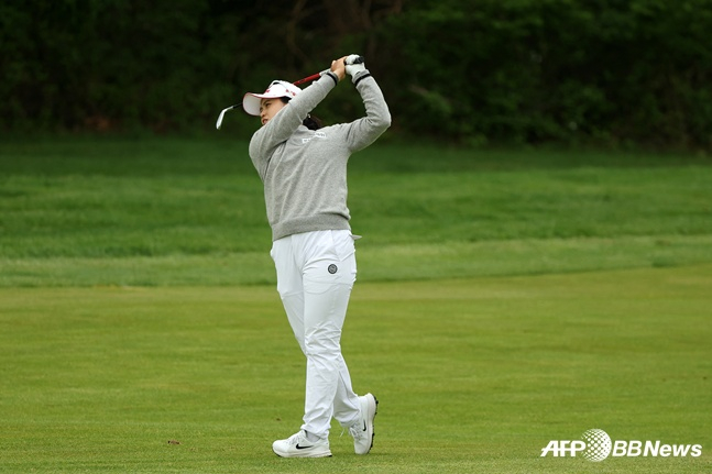 최혜진이 11일 LPGA 투어 미즈호 아메리카스 오픈 4라운드에서 아이언샷을 날리고 있다.
