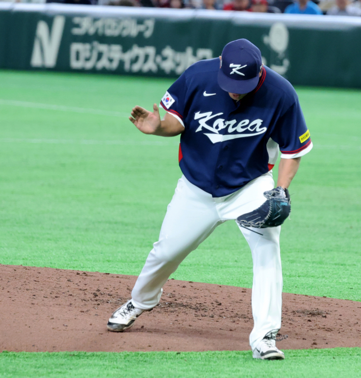노경은이 지난 3월 9일 도쿄돔에서 열린 2026 WBC 도쿄POOL 호주전에서 2회말 손주영의 팔꿈치 통증 이후 갑작스레 등판해 무실점으로 막아낸 뒤 포효하고 있다. /사진=강영조 선임기자