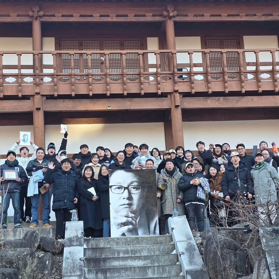 개그맨 김동하가 지난해 세상을 떠난 고(故) 전유성의 유품을 제자들과 나눠가졌다고 밝혔다. /사진=김동하 인스타그램