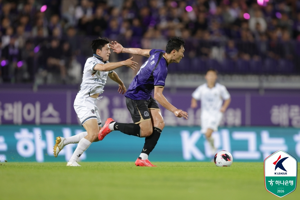 FC안양-김천 상무 경기 장면. /사진=한국프로축구연맹 제공