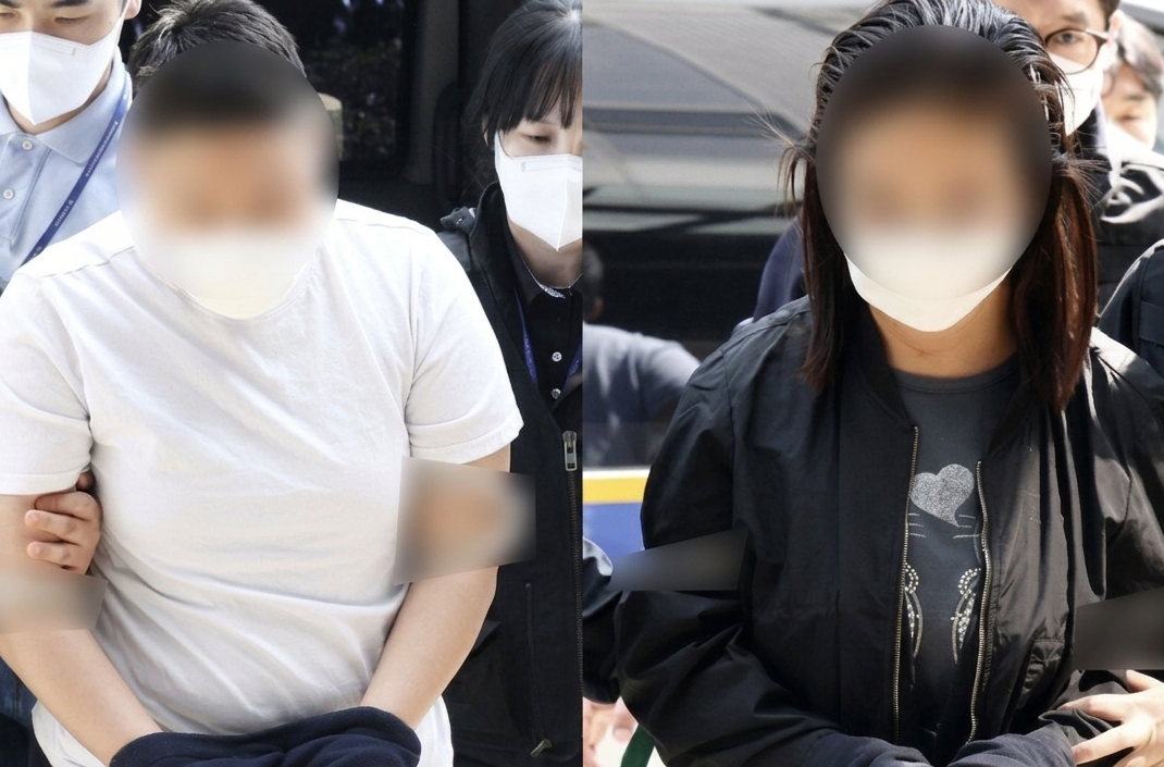지난 9일 살인미수 혐의를 받는 태권도장 직원 40대 여성 A씨(오른쪽)와 공범인 20대 여성 관장 B씨(왼쪽)가 구속 전 피의자 심문(영장실질심사)에 출석하는 모습/사진=뉴스1
