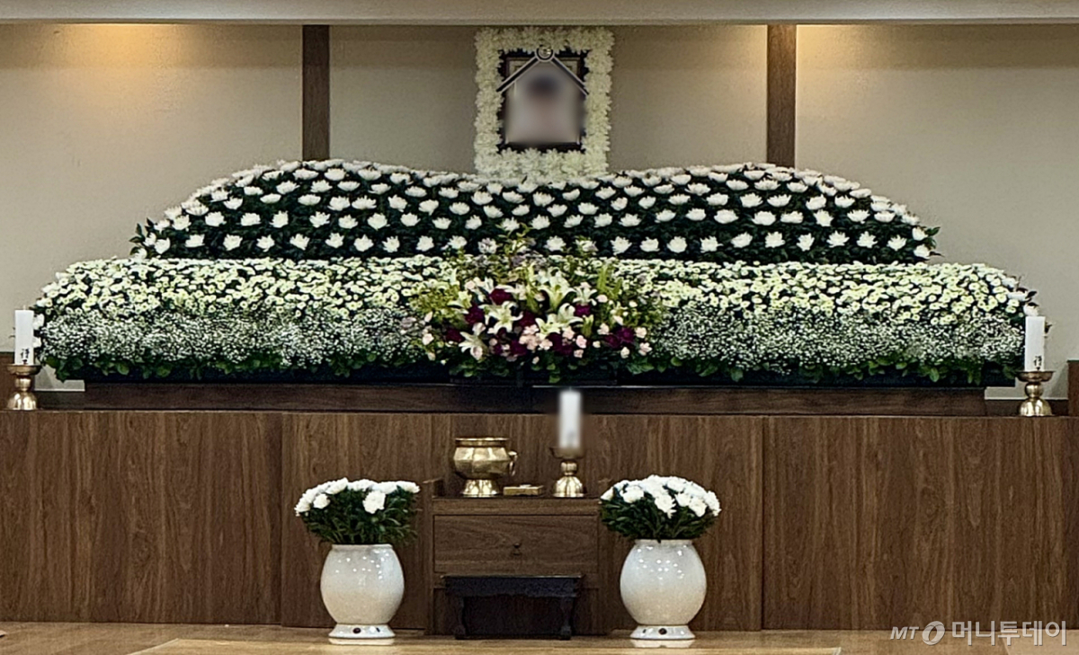 경북 청송군 주왕산에서 실종 사흘 만에 숨진 채 발견된 초등생 빈소가 대구 한 종합병원에 마련됐다. 유족은 "가족끼리 조용히 장례를 치를 예정"이라며 외부 조문을 사양하기로 했다. /사진=뉴시스