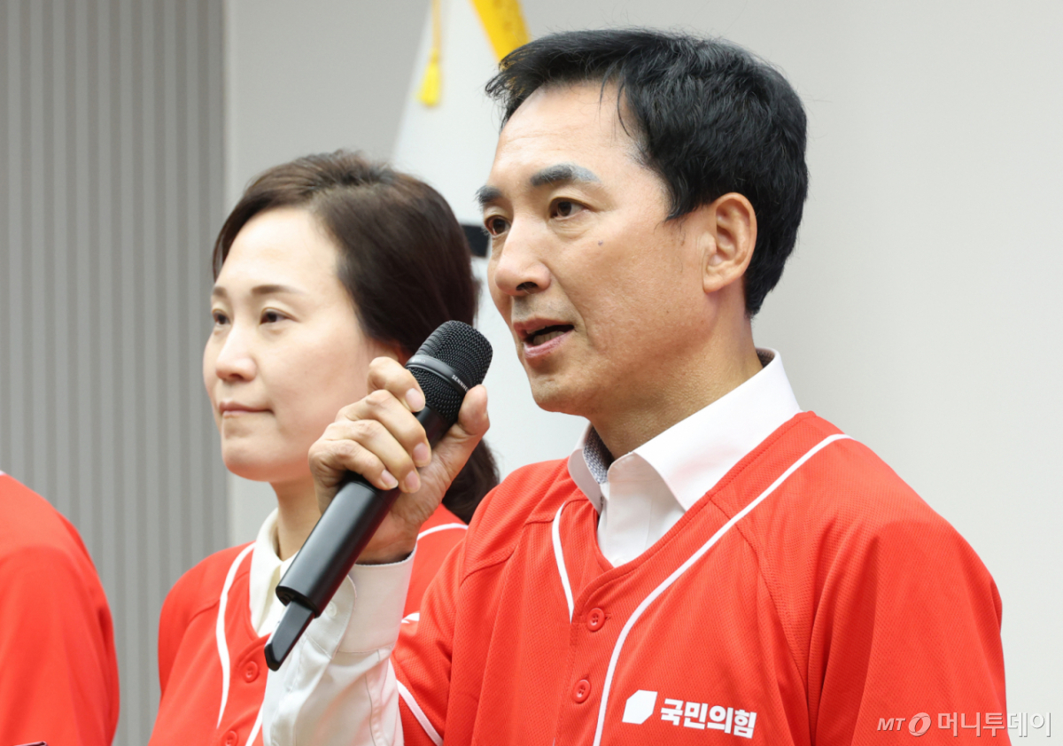 (서울=뉴스1) 신웅수 기자 = 박민식 6·3 부산 북구갑 국회의원 보궐선거 후보가 13일 오전 서울 여의도 중앙당사에서 열린 국민무시 심판 공소취소 저지 국민선거대책위원회 출범식에서 인사말을 하고 있다. (공동취재) 2026.5.13/뉴스1 Copyright © 뉴스1. All rights reserved. 무단 전재 및 재배포, AI학습 이용 금지. /사진=(서울=뉴스1) 신웅수 기자