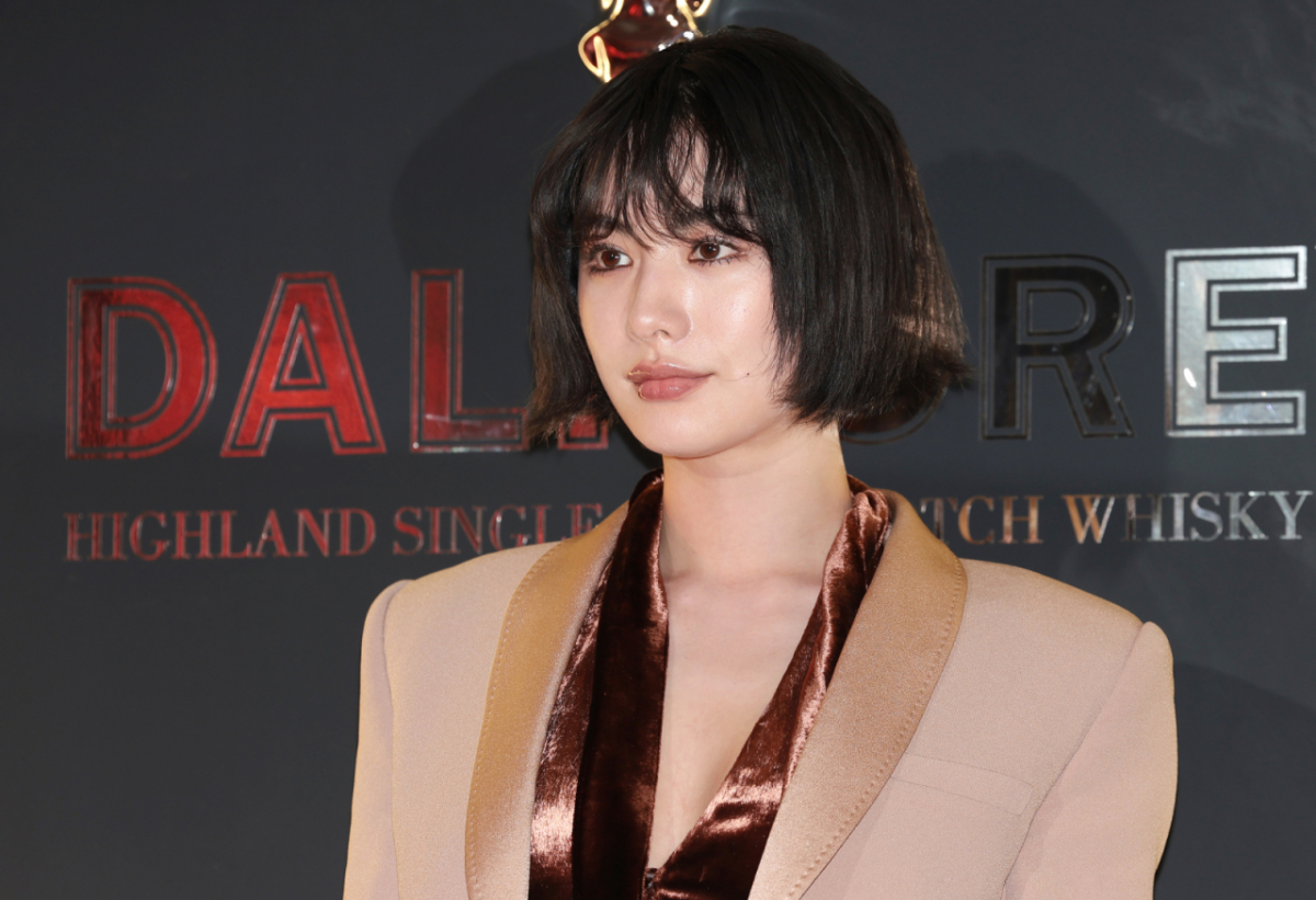 검찰이 19일 열린 결심공판에서 강도상해 혐의를 받는 30대 남성 A씨에게 징역 10년을 구형했다. A씨는 지난해 11월15일 배우 나나 자택에 침입해 흉기로 나나 모녀를 위협하며 돈을 뜯어내려 한 혐의를 받는다/사진=뉴스1