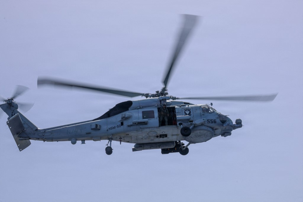 미국 헬리콥터 해상타격비행대(HSM)-50 소속 MH-60R 시호크 헬기/AFPBBNews=뉴스1