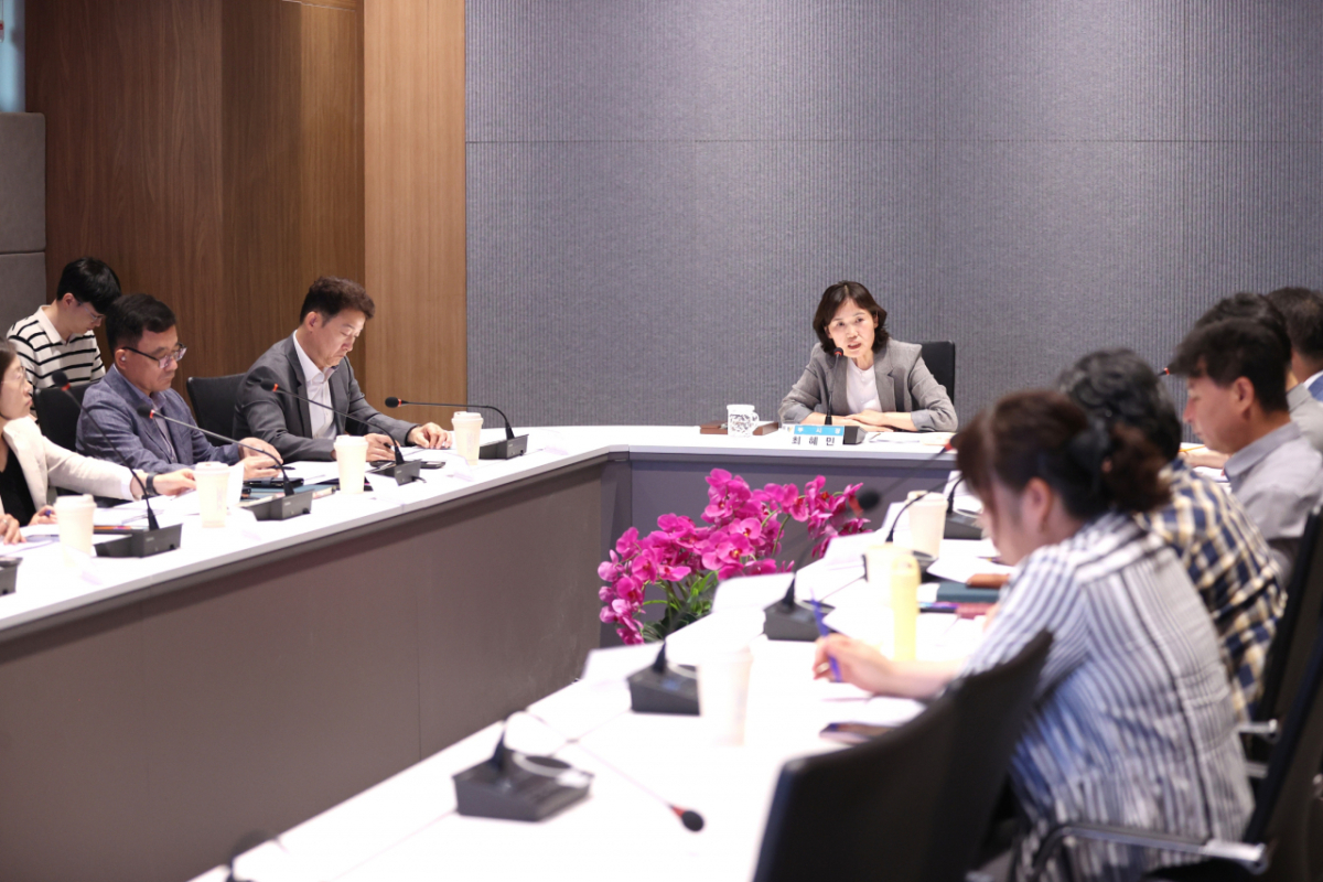 최해민 광명시 부시장이 19일 재정전략회의에서 발언하고 있다./사진제공=광명시