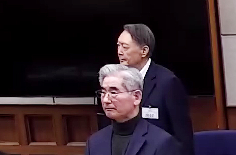 윤석열 전 대통령과 김용현 전 국방부 장관 사진/사진=뉴시스