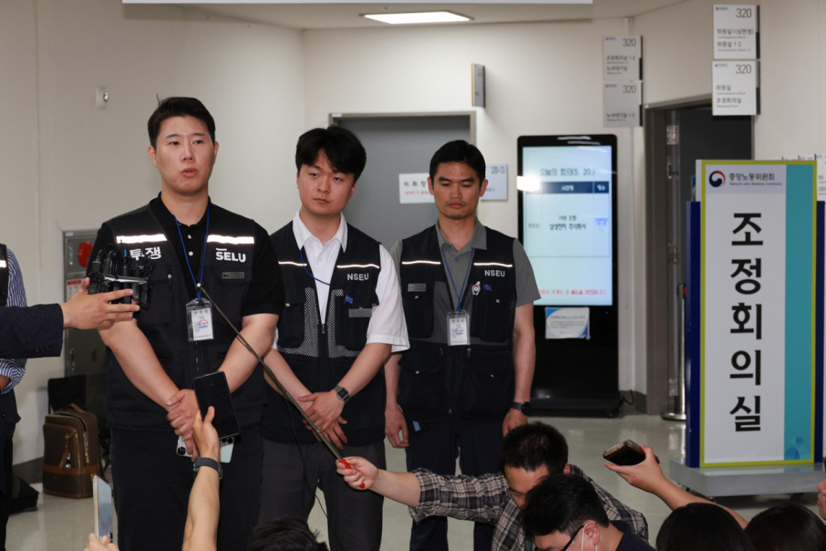 삼성그룹 초기업노동조합 삼성전자지부 최승호 위원장이 20일 정부세종청사 중앙노동위원회에서 노사협상 결렬에 따른 총파업 강행 입장을 밝히고 있다. (공동취재) 2026.05.20. photo@newsis.com /사진=뉴시스
