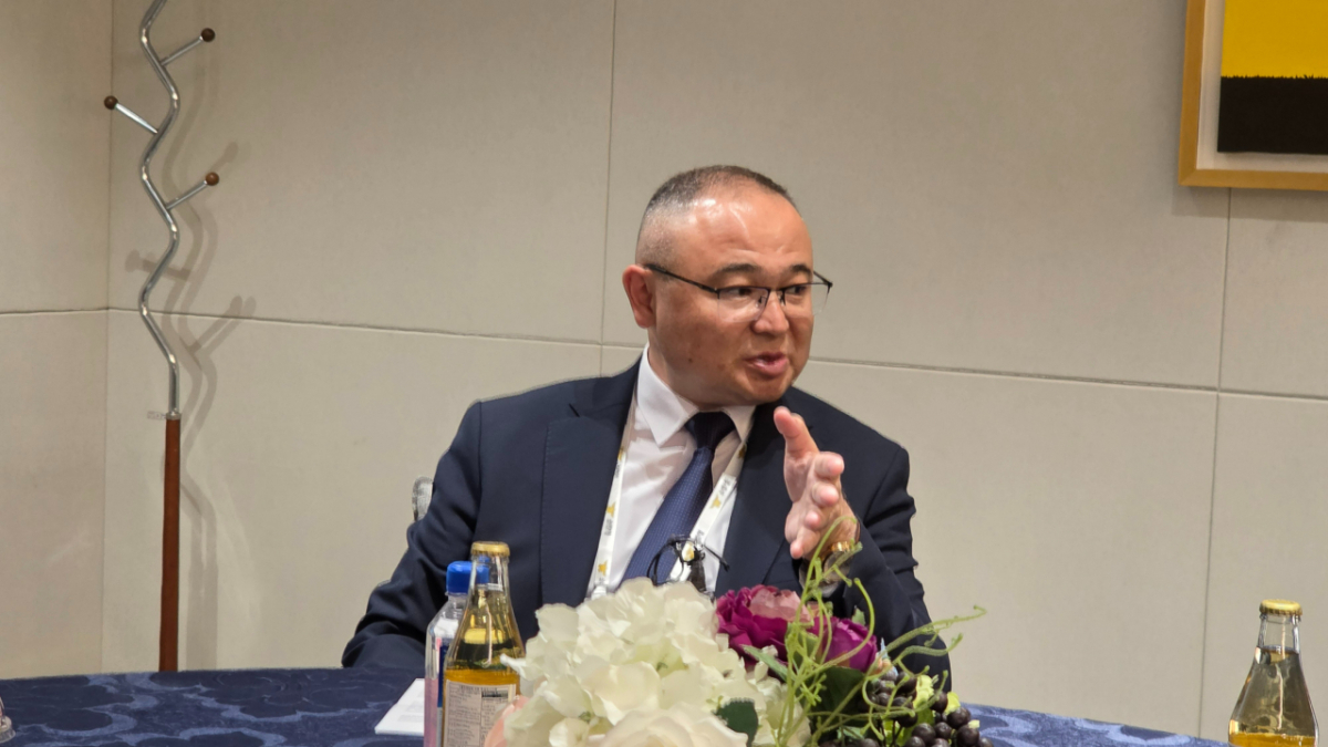 아지즈백 이크라모프 우즈베키스탄 비상사태부 장관이 20일 대구 엑스코에서 열린 국제소방안전박람회에서 기자들과 만나 인터뷰를 진행하고 있다. /사진제공=소방청