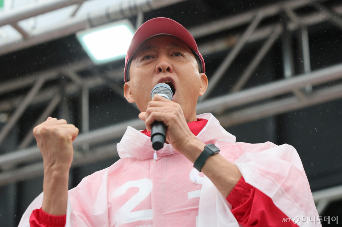 (서울=뉴스1) 오대일 기자 = 오세훈 국민의힘 서울시장 후보가 6·3 지방선거 공식 선거운동이 시작된 21일 서울 강북구 삼양사거리에서 열린 첫 유세에서 지지를 호소하고 있다. 2026.5.21/뉴스1 Copyright © 뉴스1. All rights reserved. 무단 전재 및 재배포, AI학습 이용 금지. /사진=(서울=뉴스1) 오대일 기자