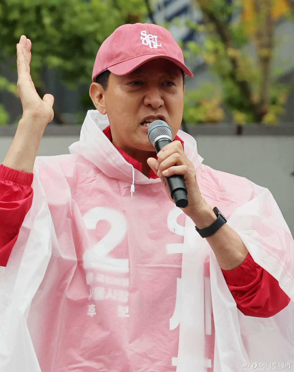 (서울=뉴스1) 오대일 기자 = 오세훈 국민의힘 서울시장 후보가 6·3 지방선거 공식 선거운동이 시작된 21일 서울 강북구 삼양사거리에서 열린 첫 유세에서 지지를 호소하고 있다. 2026.5.21/뉴스1 Copyright © 뉴스1. All rights reserved. 무단 전재 및 재배포, AI학습 이용 금지. /사진=(서울=뉴스1) 오대일 기자