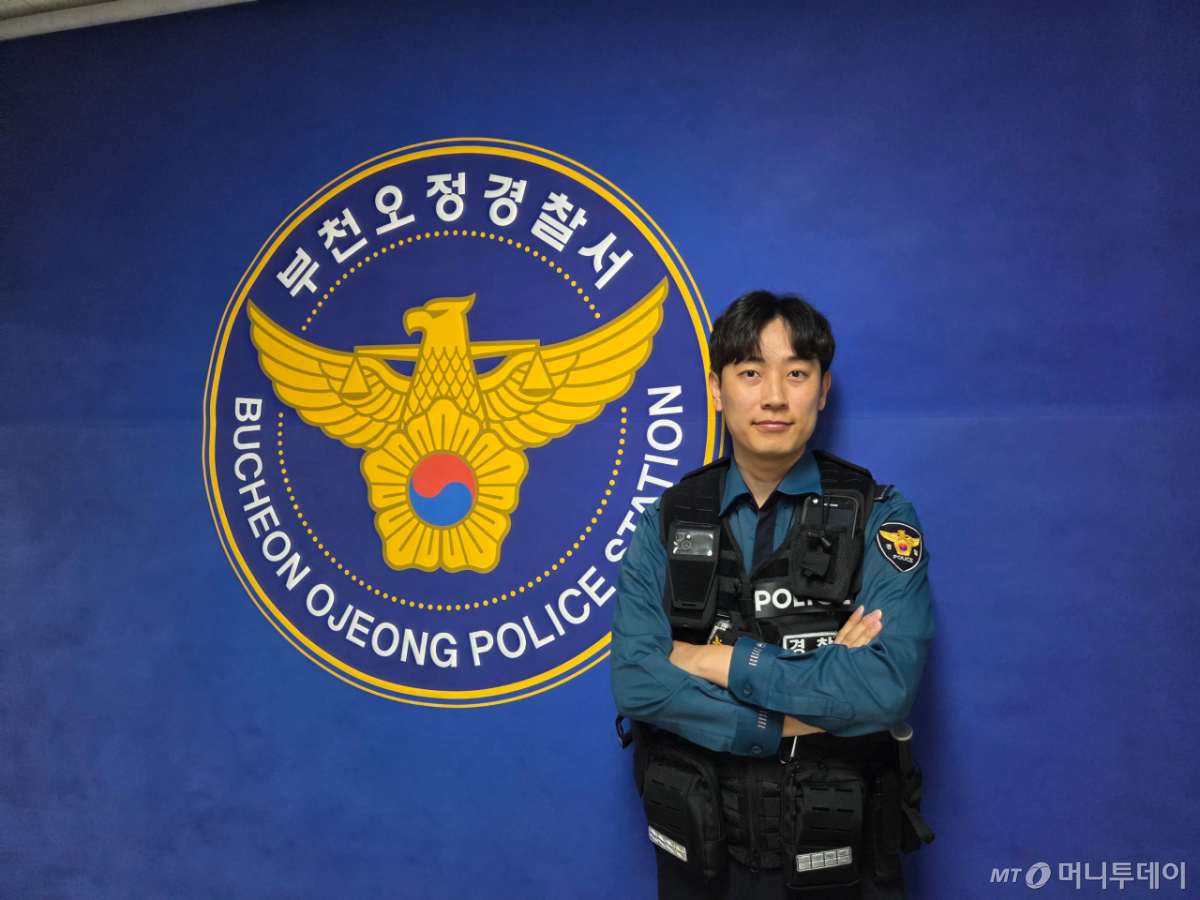 부천오정경찰서 경무과 소속 오희준 경장(32). 원종지구대에서 지역경찰로 근무하던 중 지난 21일자로 경찰서 소속으로 근무를 시작했다./사진=김서현 기자.