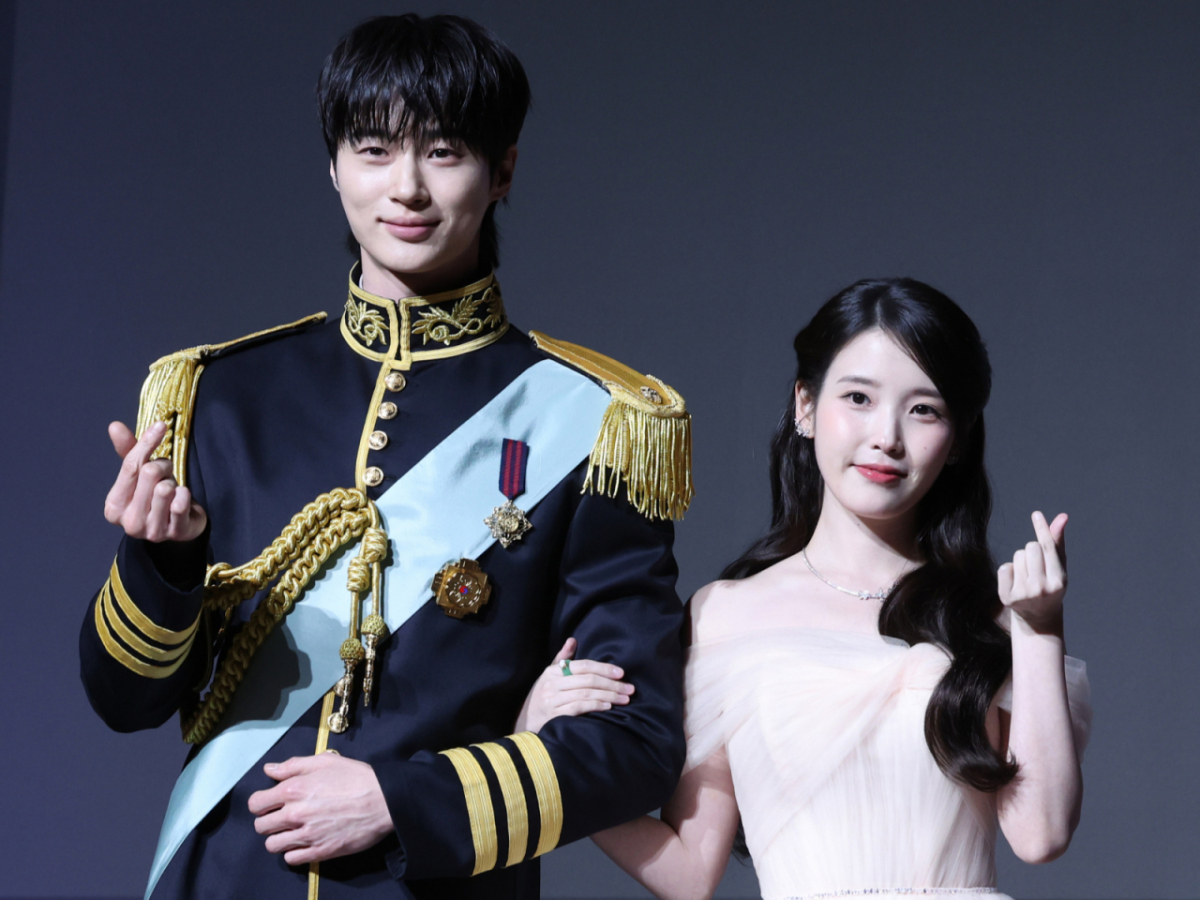 MBC 드라마 '21세기 대군부인'이 역사 왜곡 논란에 휩싸이면서 후폭풍이 이어지는 가운데 한국콘텐츠진흥원(콘진원)의 제작지원금 회수 가능성에 관심이 쏠리고 있다. 사진은 드라마 '21세기 대군부인' 제작발표회 당시 배우 변우석(왼쪽)과 아이유. /사진=뉴시스