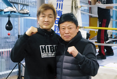 10년 전 만났던 이오카 히로키(왼쪽)와 유명우. /사진=복싱 뉴스 갈무리