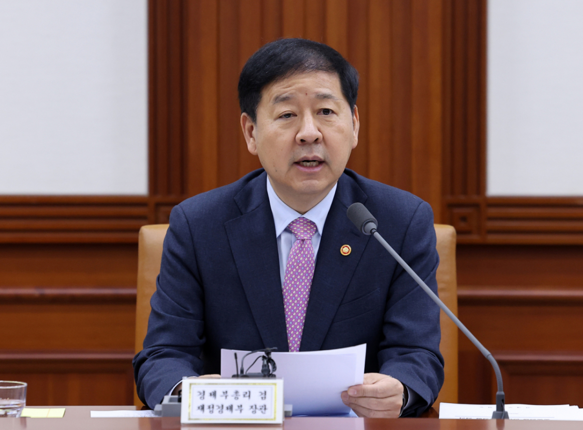 구윤철 부총리 겸 재정경제부 장관이 22일 서울 종로구 정부서울청사에서 열린 비상경제본부 회의 겸 경제관계장관회의·국가창업시대 전략회의 및 부동산관계장관회의에서 모두발언을 하고 있다./사진제공=뉴스1