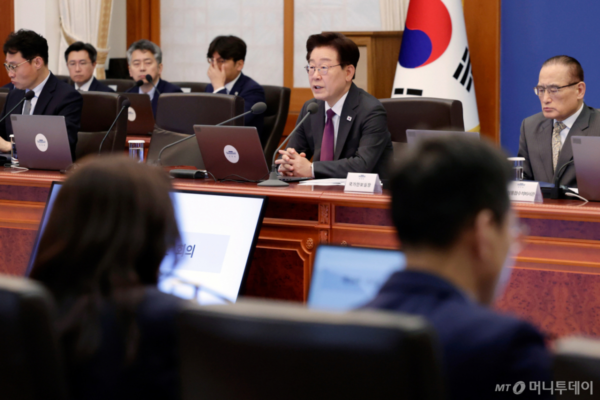 (서울=뉴스1) 허경 기자 = 이재명 대통령이 21일 청와대에서 열린 수석보좌관회의에서 발언하고 있다. (청와대통신사진기자단) 2026.5.21/뉴스1  Copyright © 뉴스1. All rights reserved. 무단 전재 및 재배포,  AI학습 이용 금지. /사진=(서울=뉴스1) 허경 기자