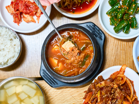 구은희 원장은 신장 기능을 유지하기 위해 평소 식습관 관리와 정기 검진이 중요하다고 강조했다. 사진은 참고 이미지. /사진=게티이미지뱅크