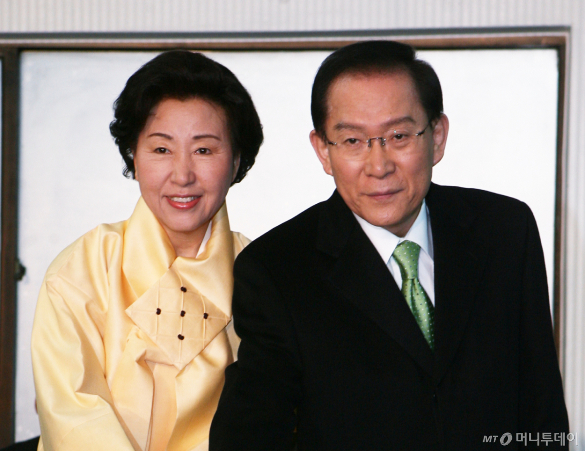 이회창 전 한나라당 총재(오른쪽)와 부인 한인옥 여사